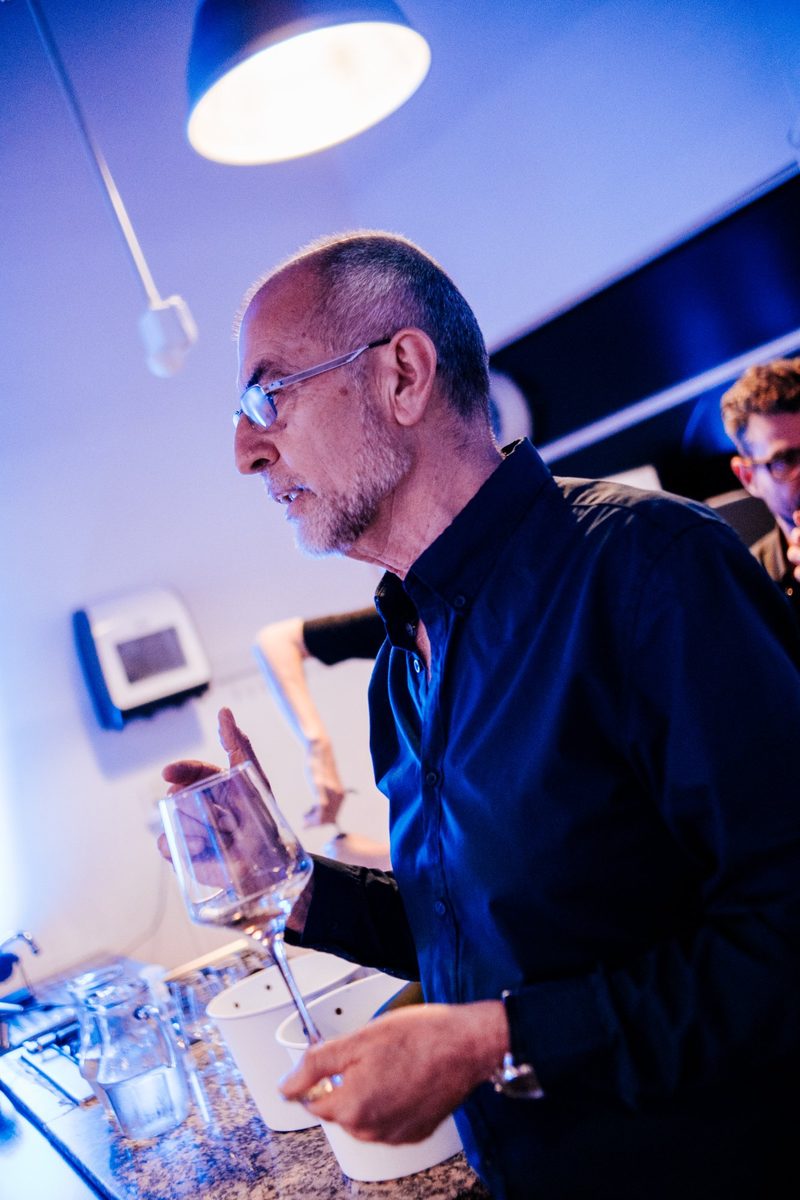 Sommelier en acción